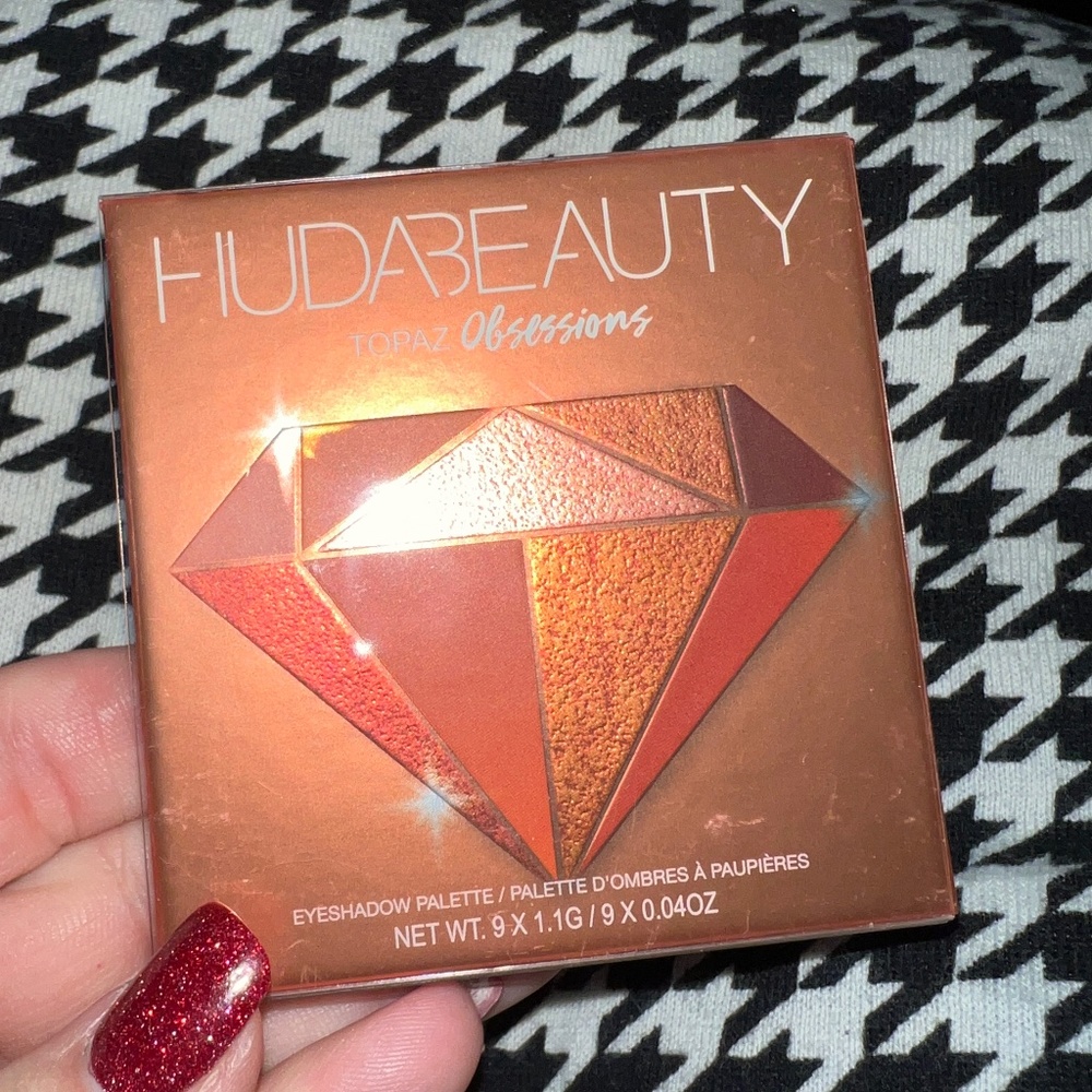 NIB Huda Beauty Topaz Obsessions Eyeshadow Palette